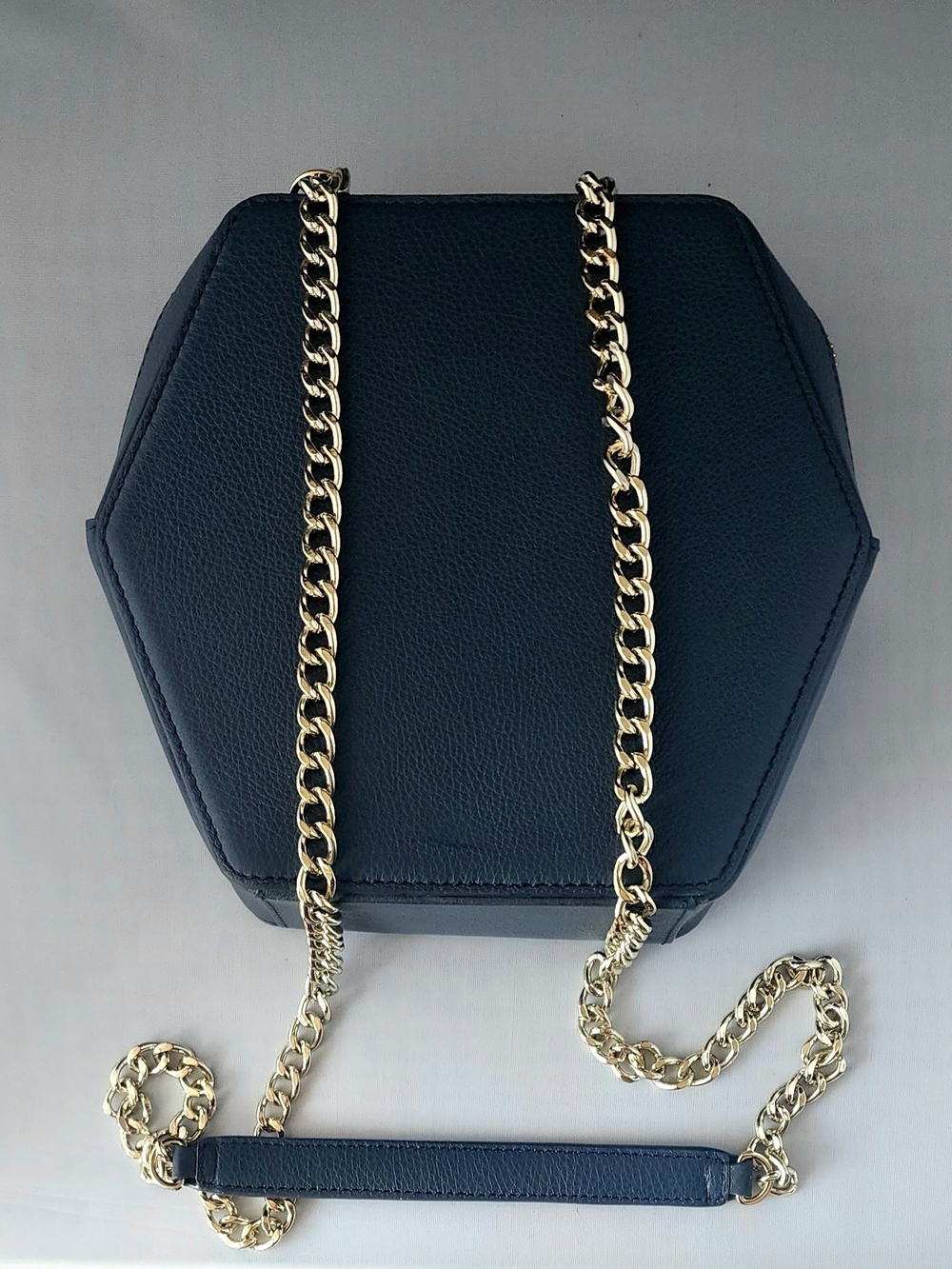 BEE & KIN 'SIDEKICK' Blue Hexagon Crossbody with Gold Chain Strap - Picture 2 of 8